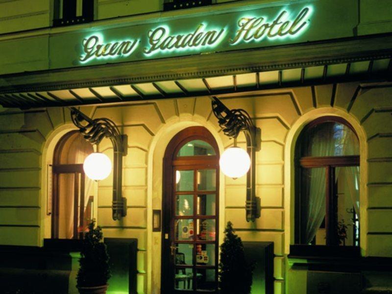 Green Garden Hotel Прага Екстериор снимка